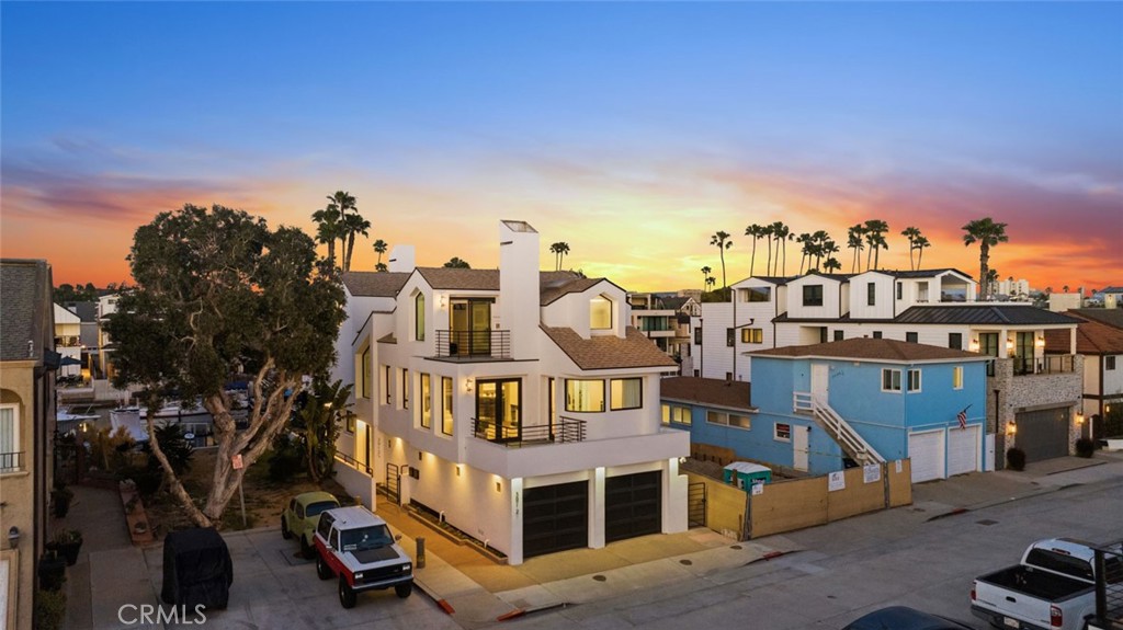 3912 River Ave