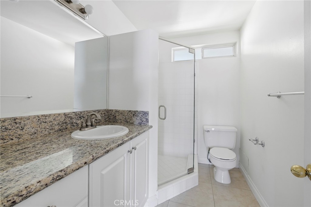 240 Moss Street 8