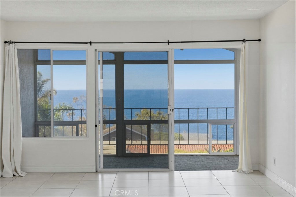 240 Moss Street 8