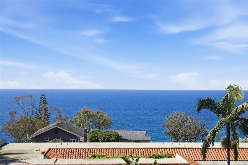 240 Moss Street 8