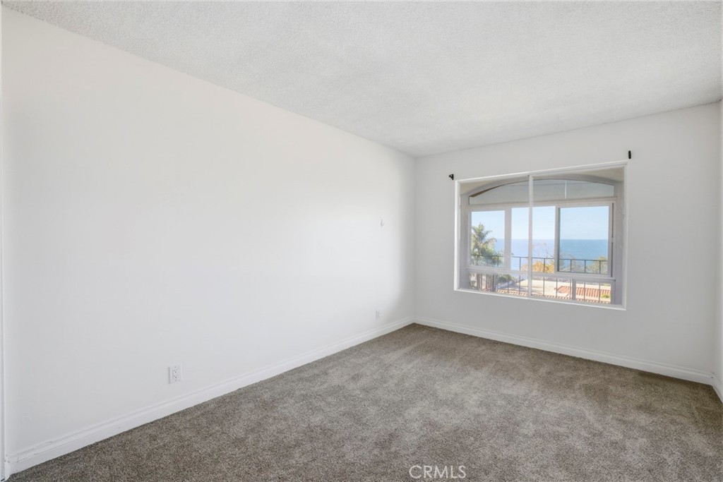 240 Moss Street 8