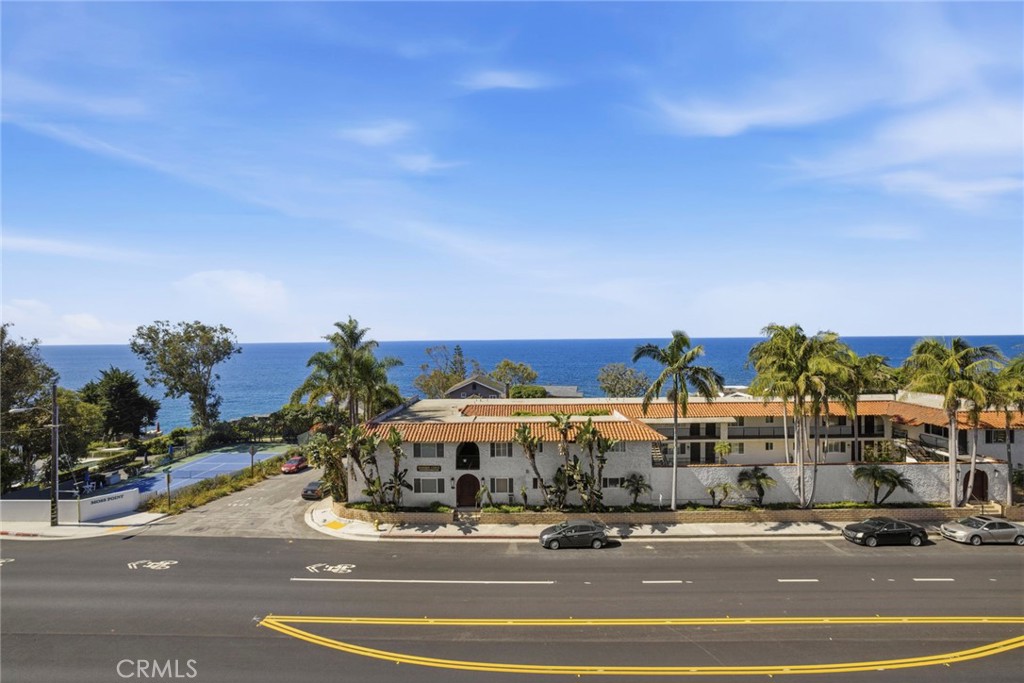 240 Moss Street 8