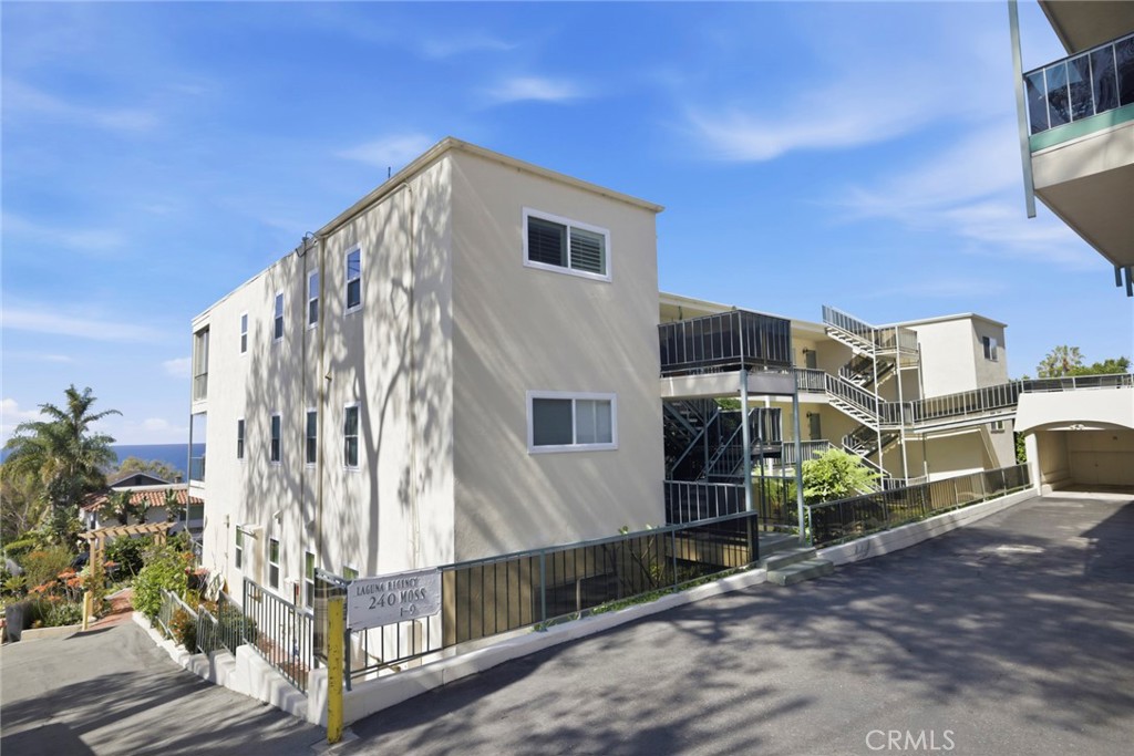 240 Moss Street 8