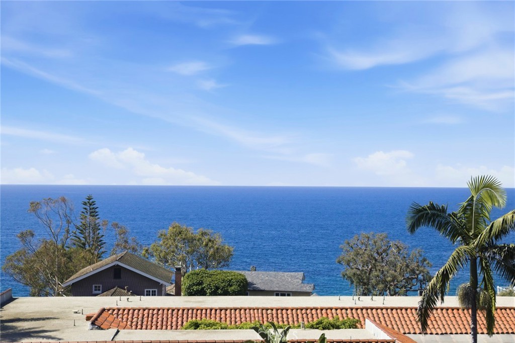 240 Moss Street 8