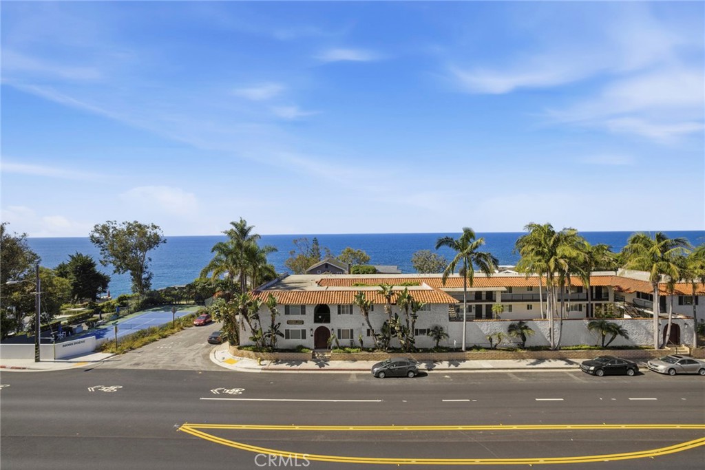 240 Moss Street 8