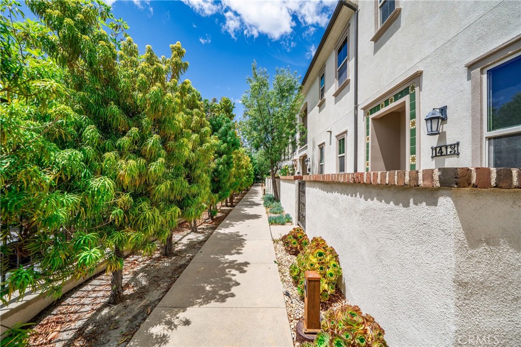 1412 El Paseo