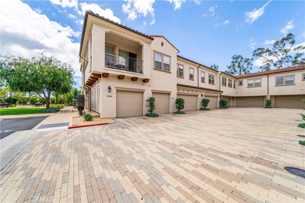 1412 El Paseo