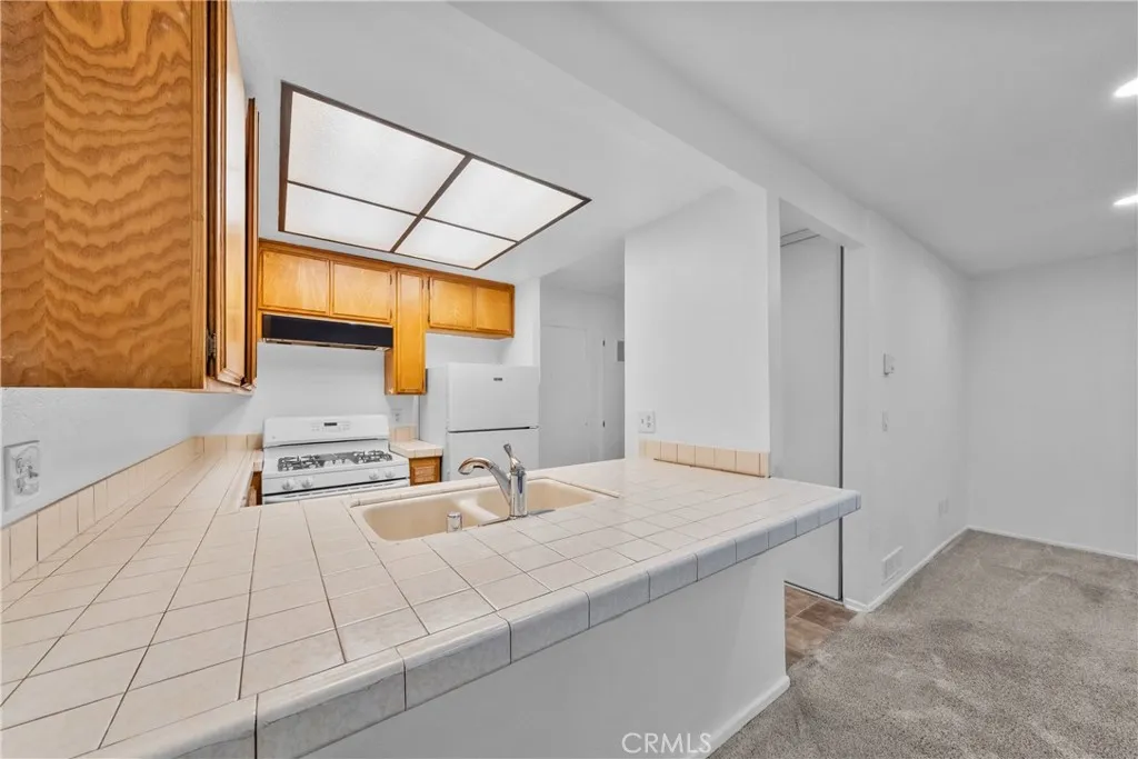 16932 Pacific Coast Highway Unit 102