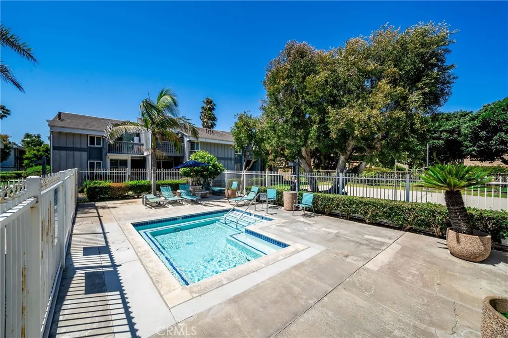 16932 Pacific Coast Highway Unit 102