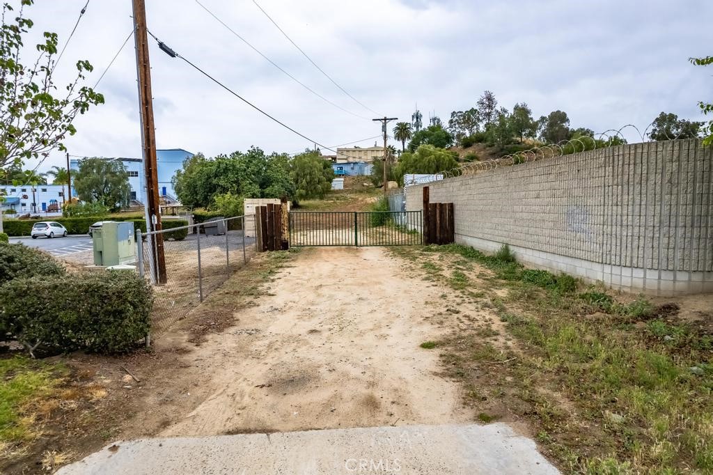 528 E Alvarado Street