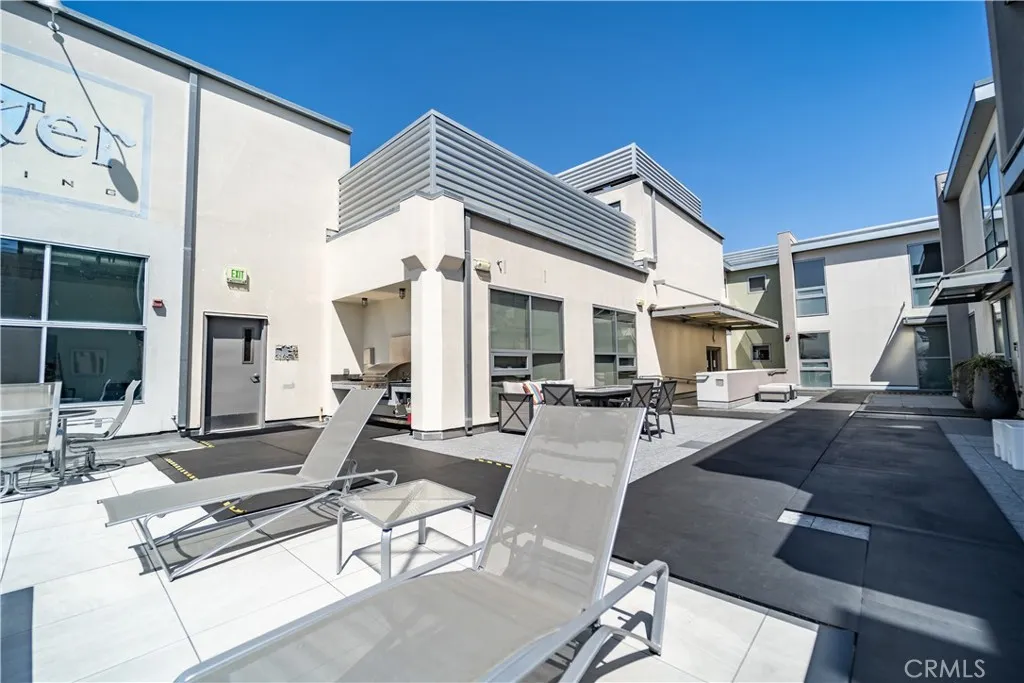 115 W 4th Street # 410