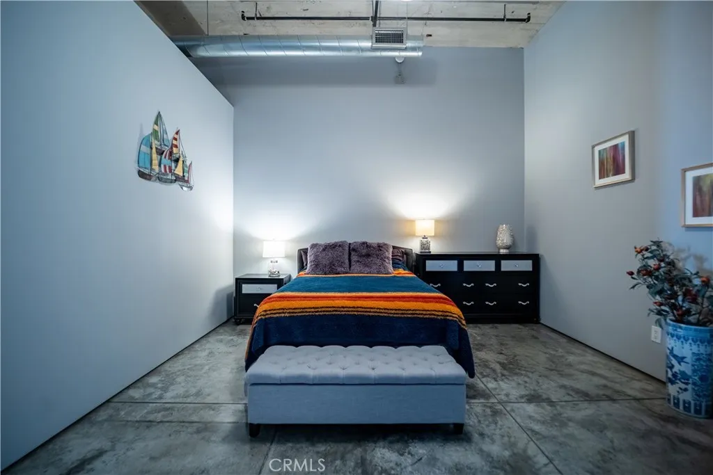 115 W 4th Street # 410