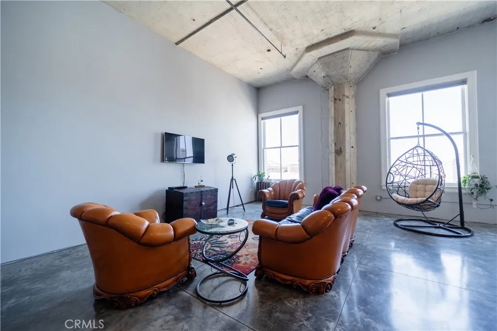115 W 4th Street # 410