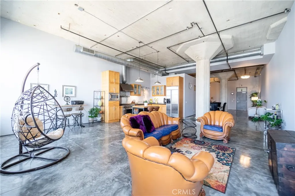115 W 4th Street # 410