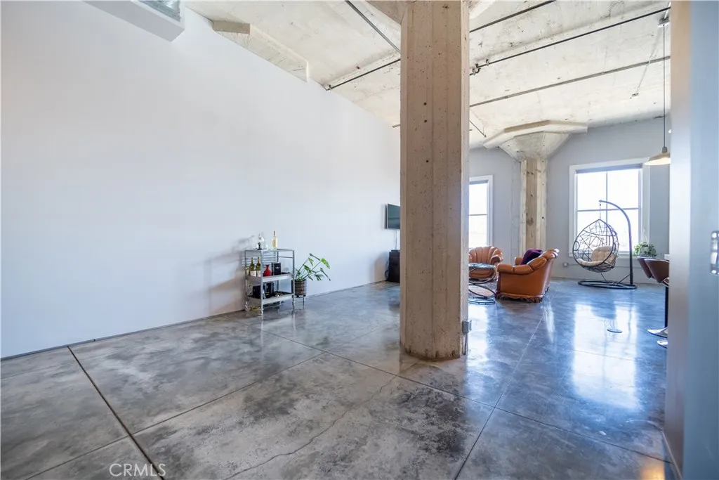 115 W 4th Street # 410