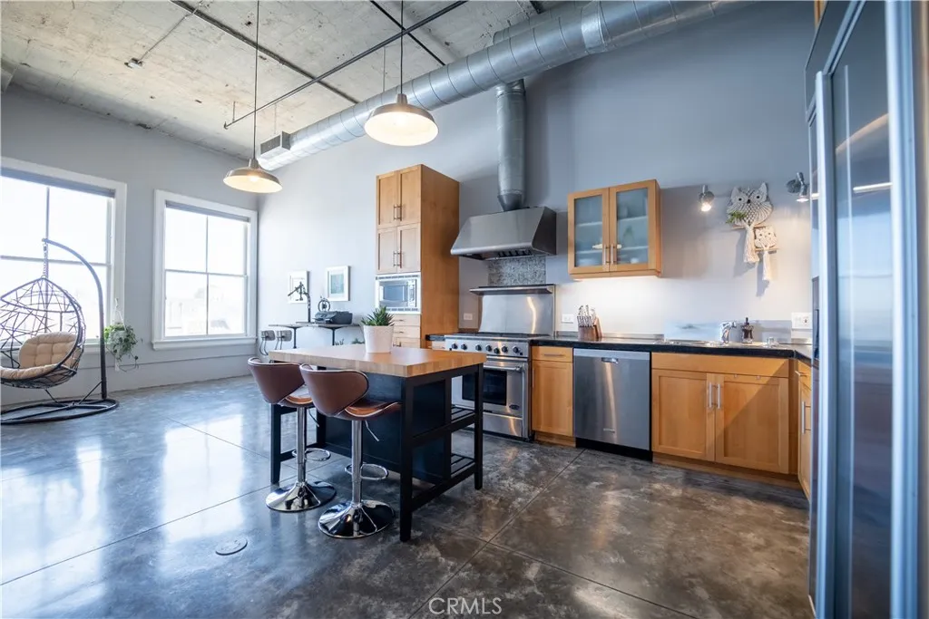 115 W 4th Street # 410