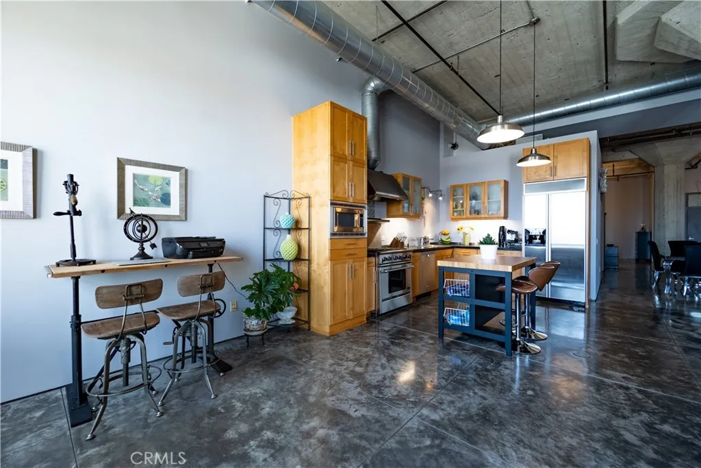 115 W 4th Street # 410