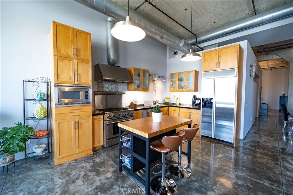 115 W 4th Street # 410
