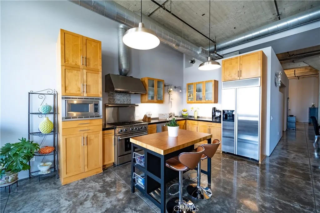 115 W 4th Street # 410