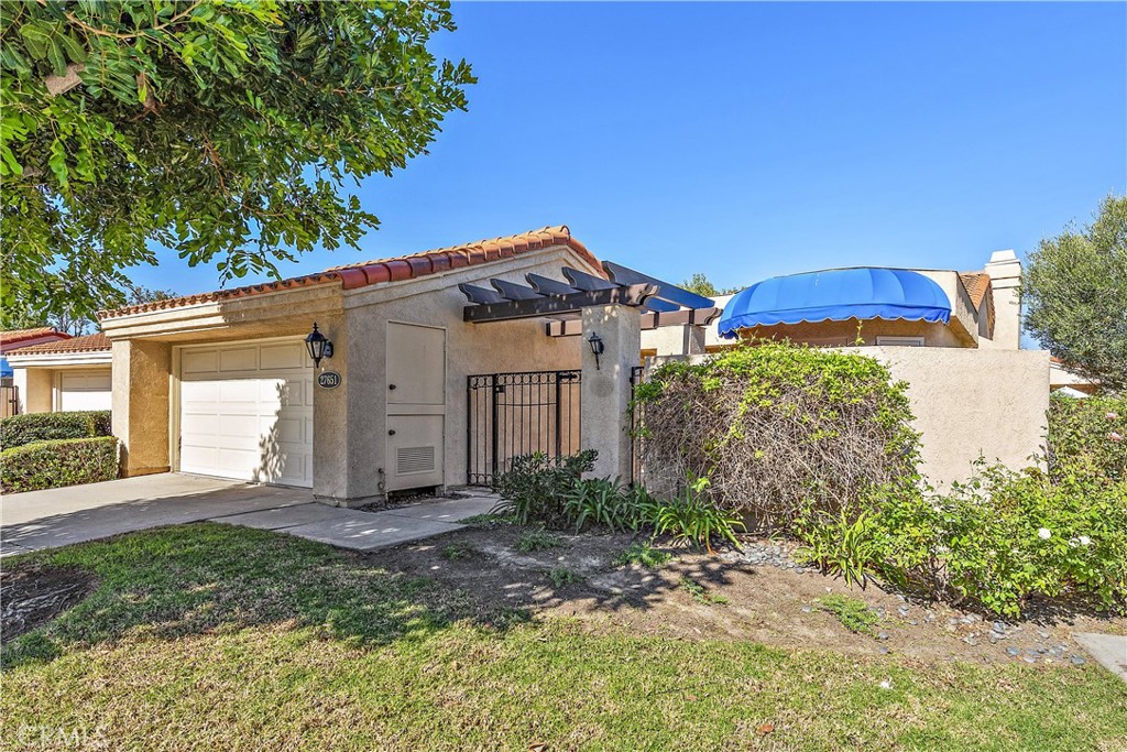 27651 Paseo La Ronda 11