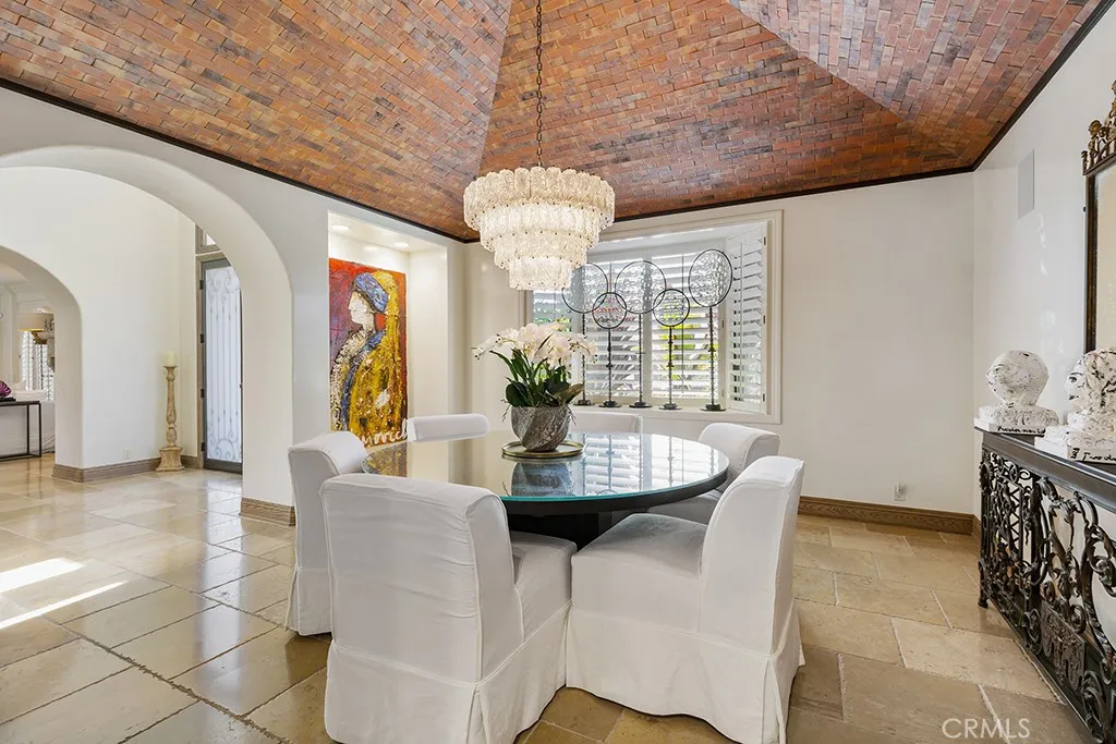 30 Savona Walk