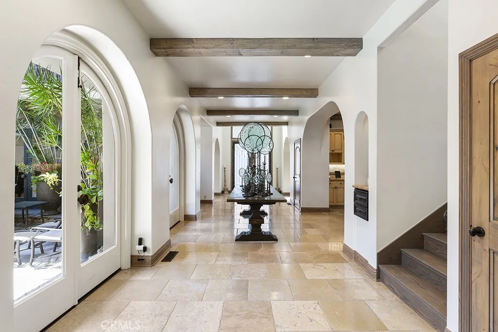 30 Savona Walk