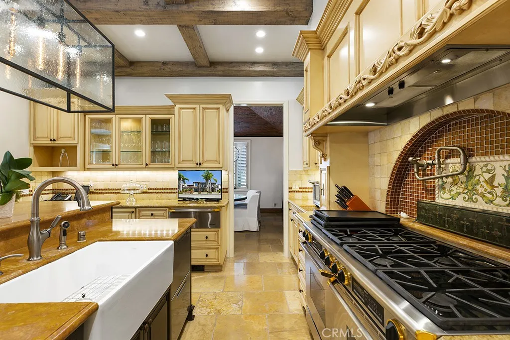 30 Savona Walk