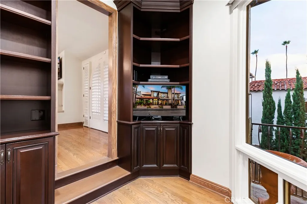 30 Savona Walk
