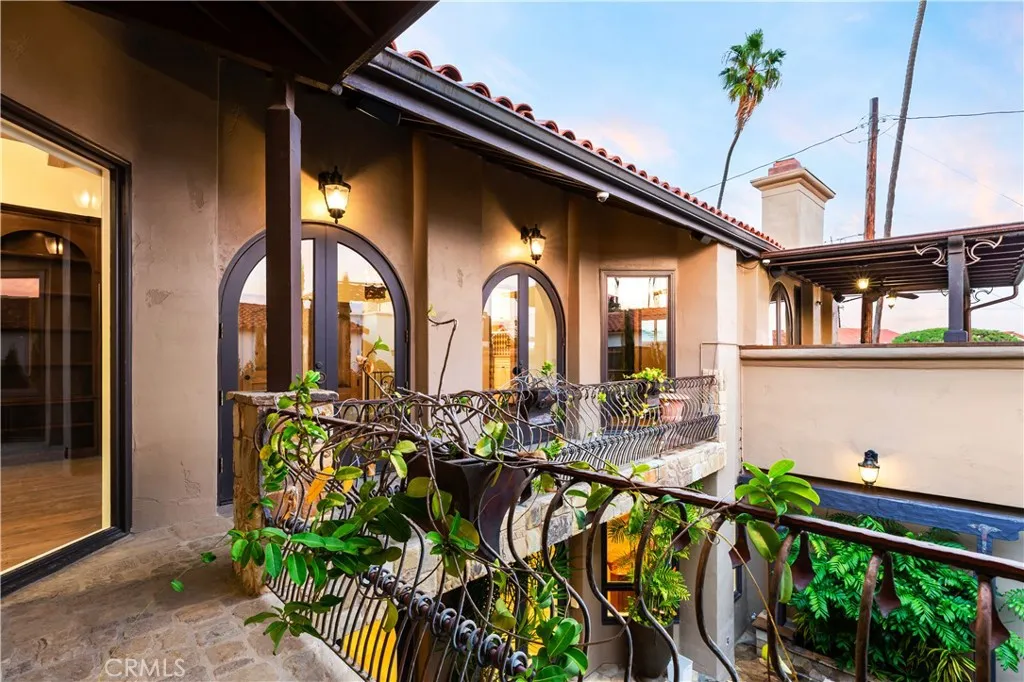 30 Savona Walk