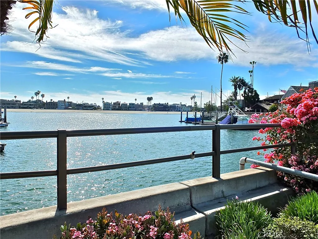 30 Savona Walk