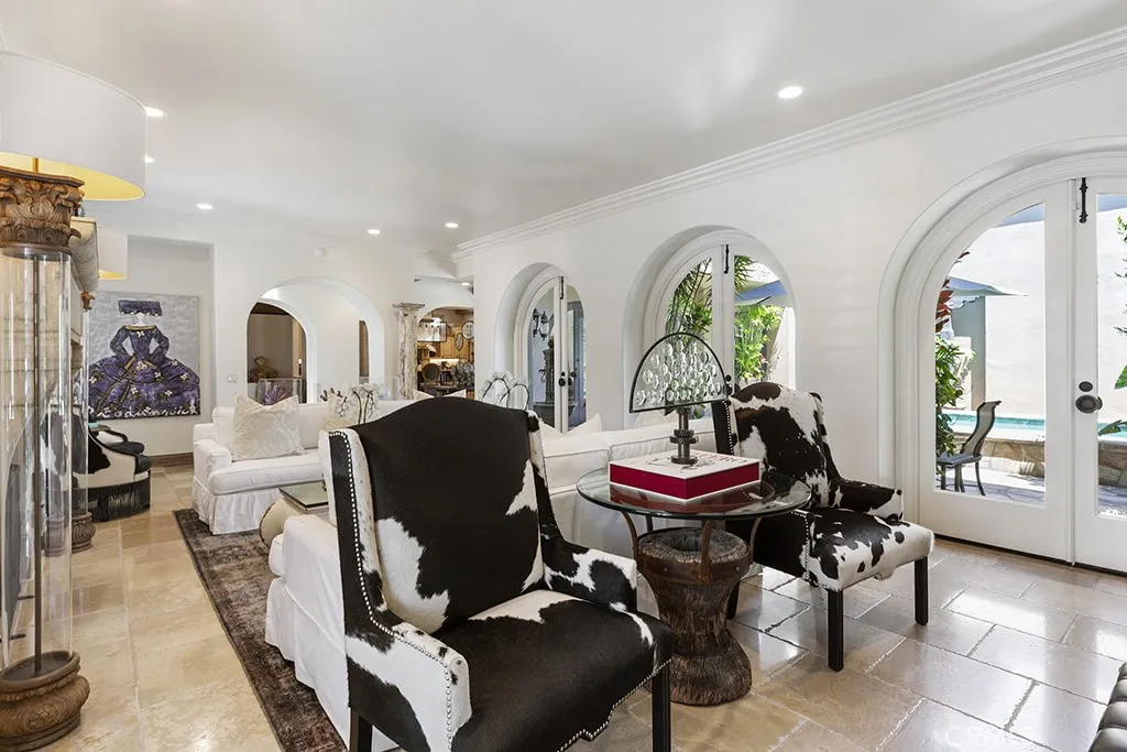 30 Savona Walk