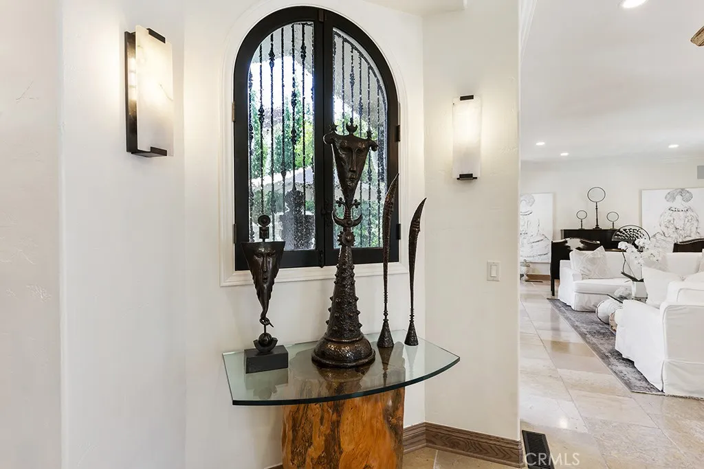 30 Savona Walk