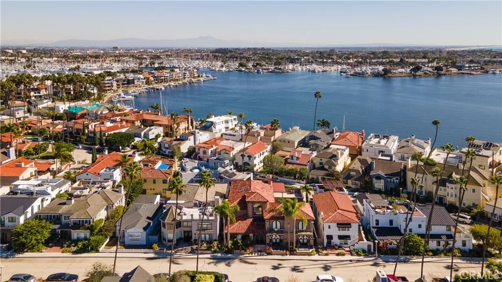 30 Savona Walk