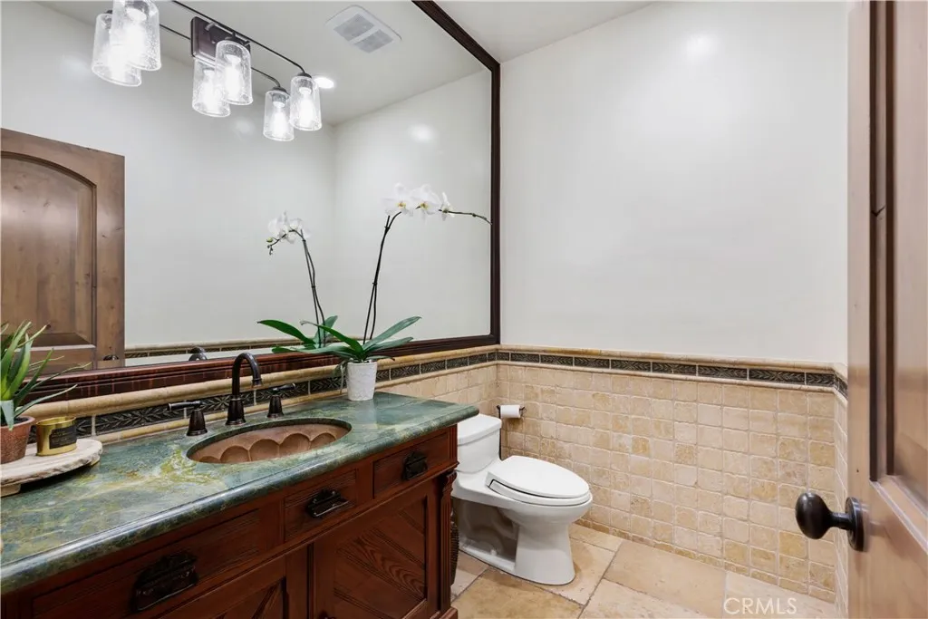 30 Savona Walk