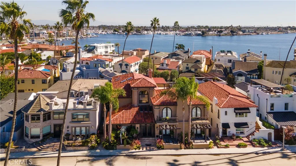 30 Savona Walk