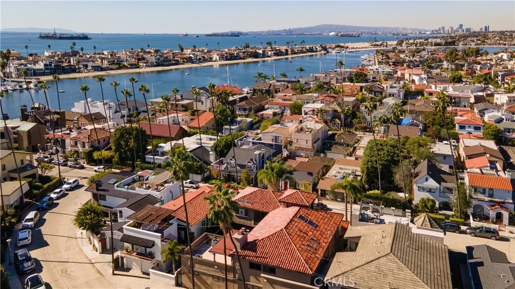 30 Savona Walk