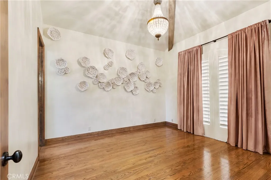 30 Savona Walk