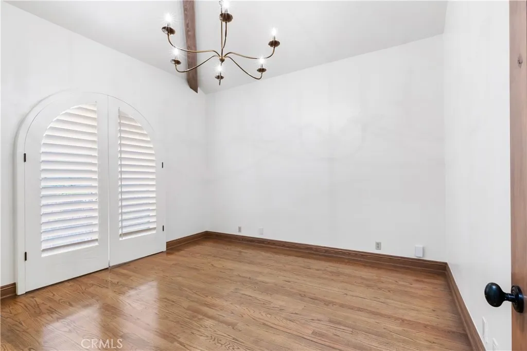30 Savona Walk
