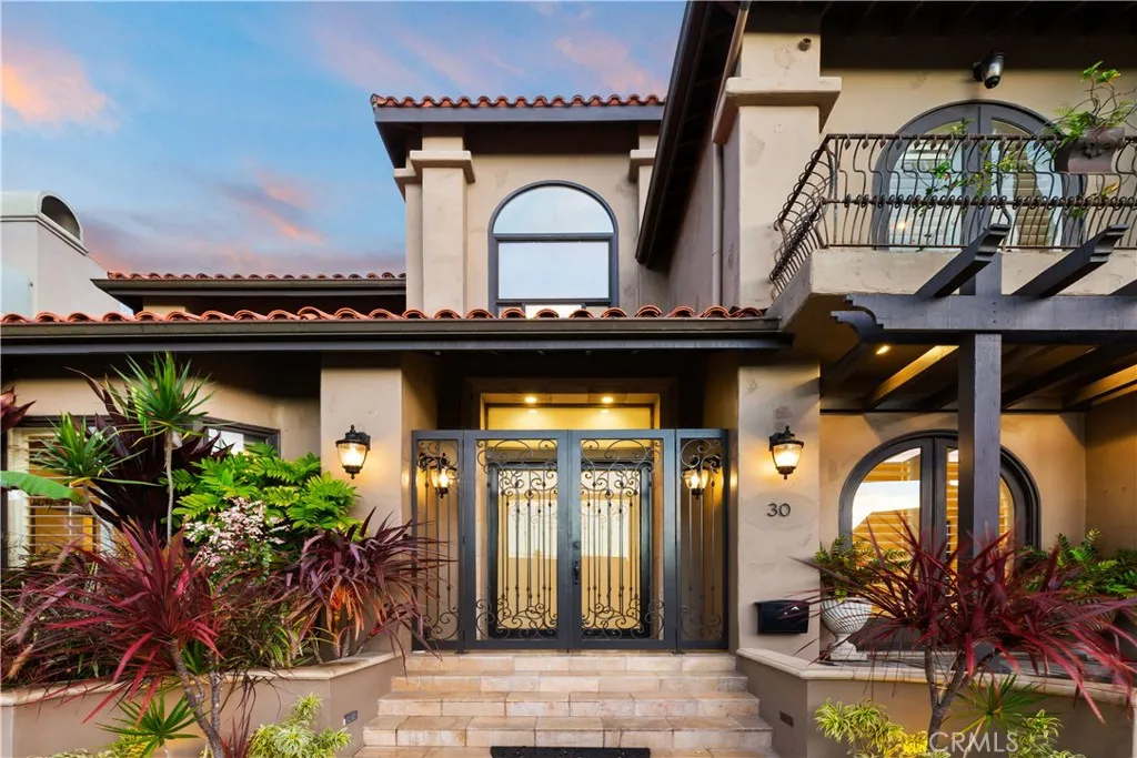 30 Savona Walk