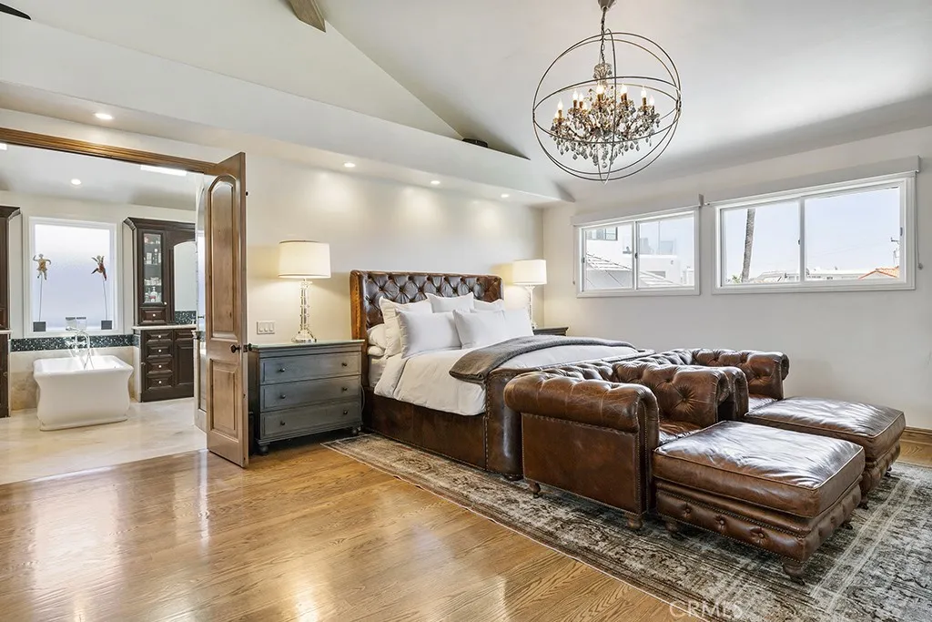 30 Savona Walk