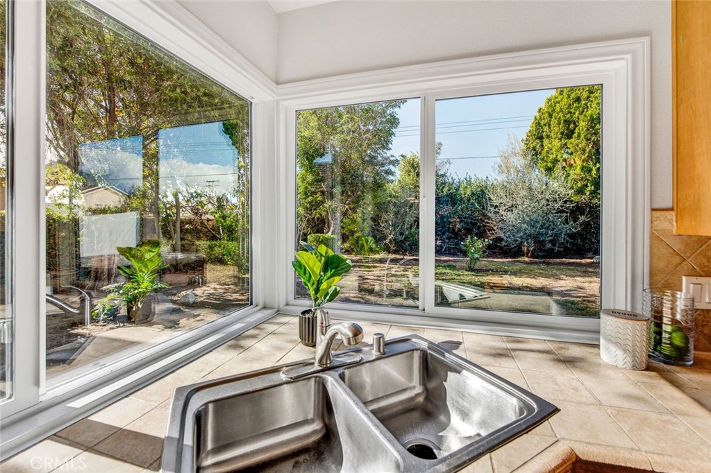 16285 Sycamore Street