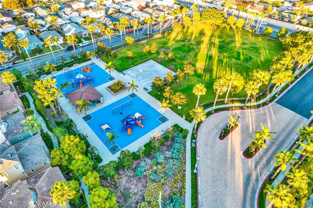 8410 Hibiscus Cir
