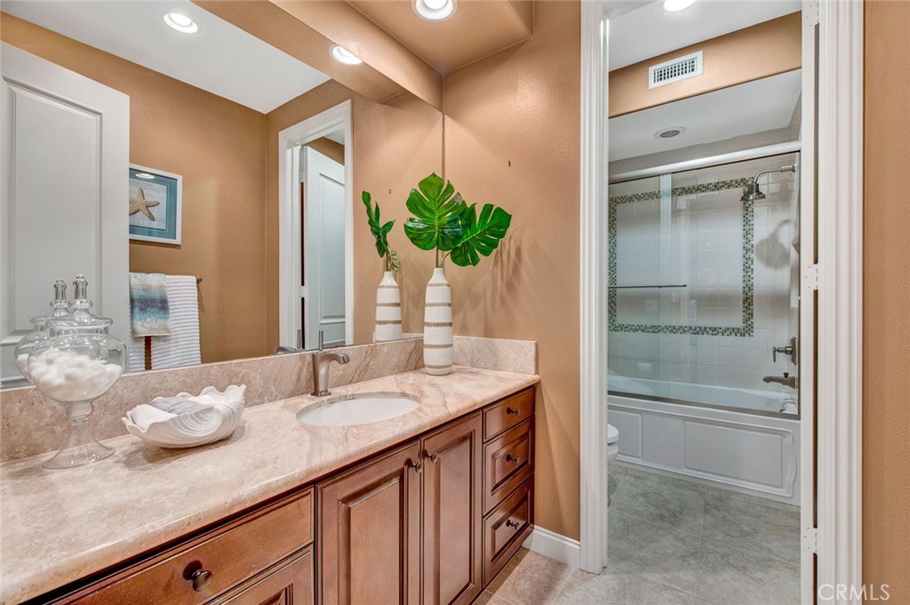 8410 Hibiscus Cir