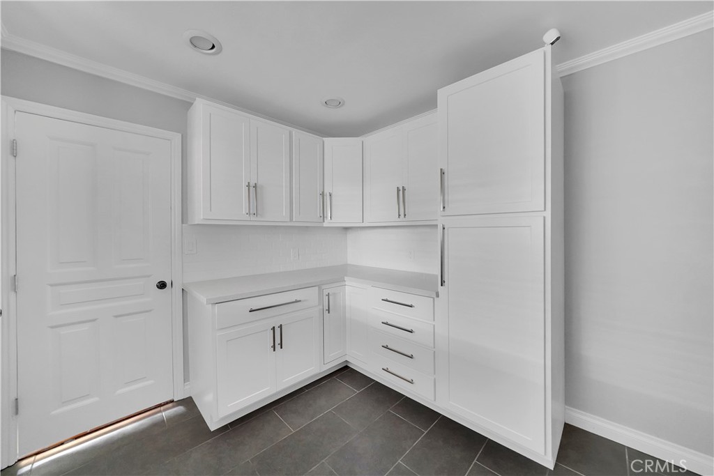 9660 Gardenia Avenue