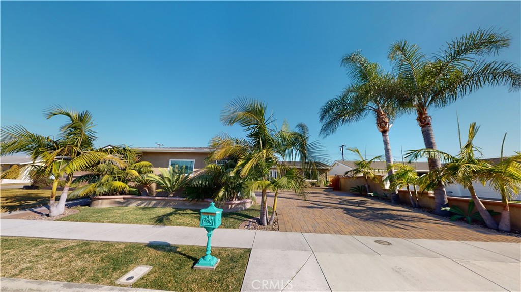 16532 Hart Circle
