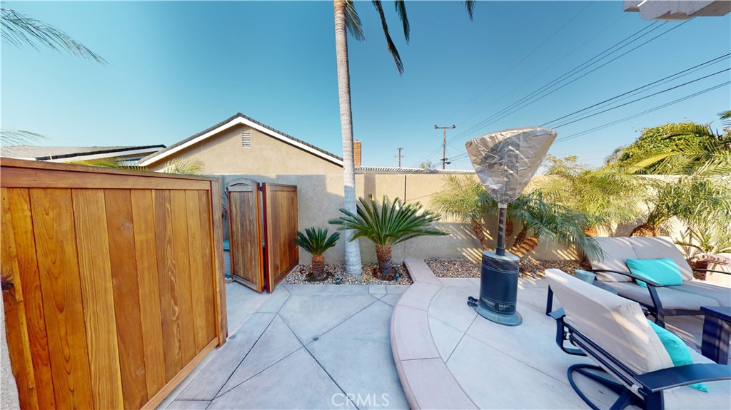 16532 Hart Circle