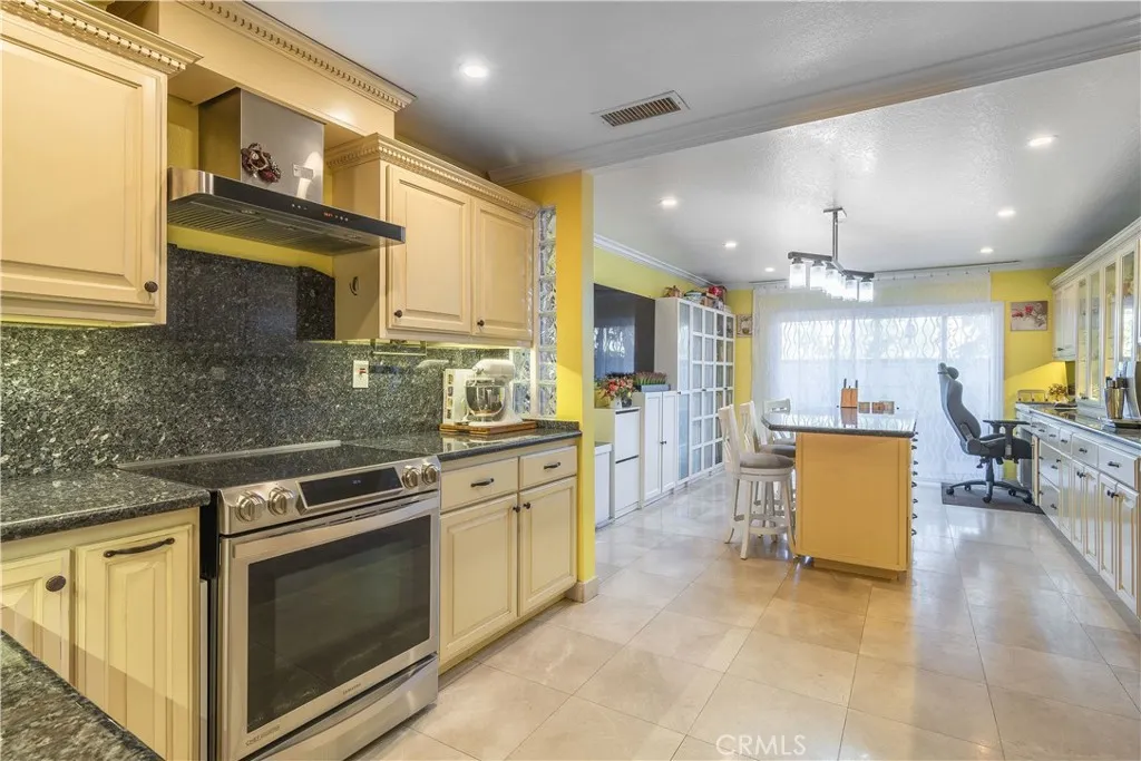 8529 Courreges Court