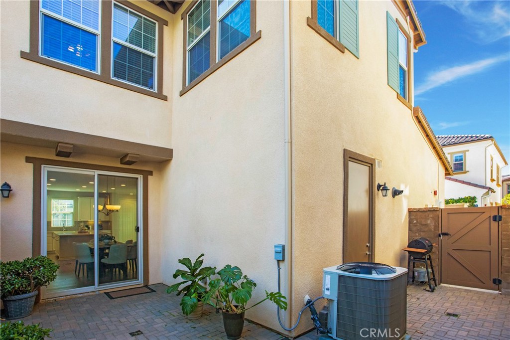 5 Lomada Street