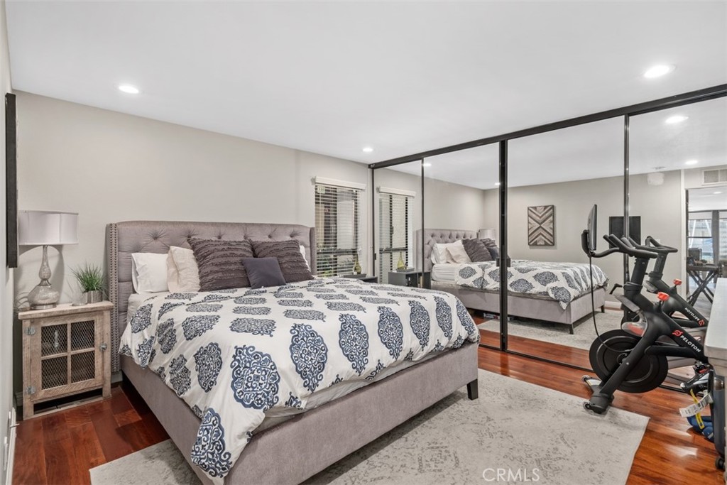 5130 Marina Pacifica Drive N 38