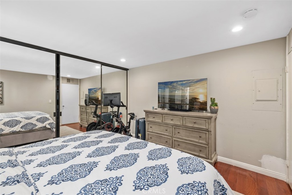 5130 Marina Pacifica Drive N 38